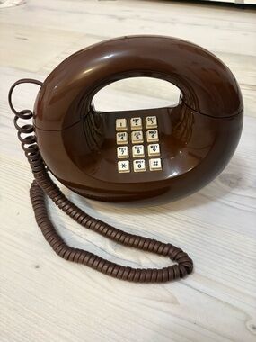 1970s Vintage Western Electric Sculptura Chocolate Brown Retro Donut Telephone